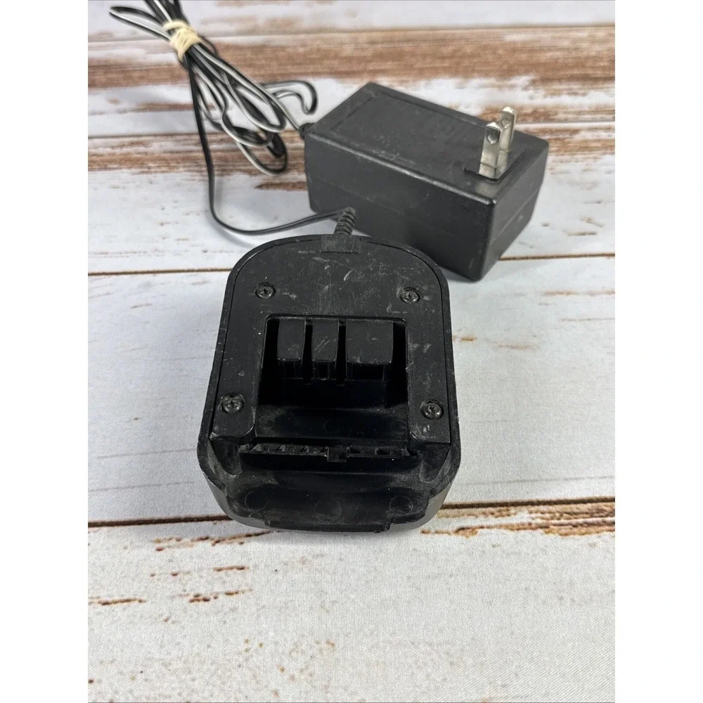 Black and Decker OEM 18V Battery Charger FS18 TCE188021U1 Used
